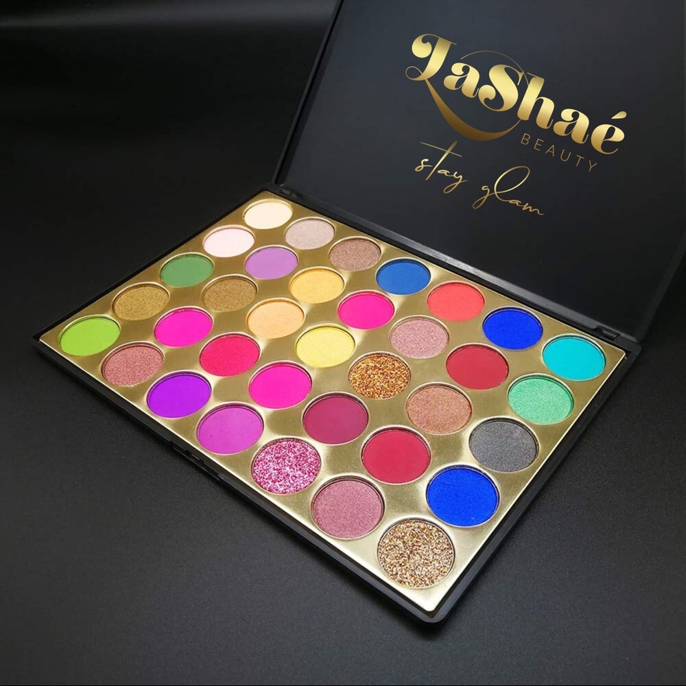 🔥LaShaé Beauty “Stay Glam” Eyeshadow Palette🔥